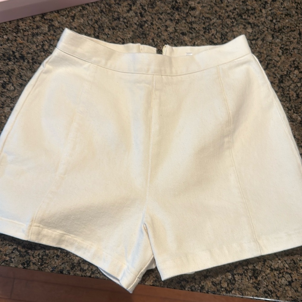 Women's Cream Shorts